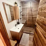 Luxury Full Center And Near Lake!