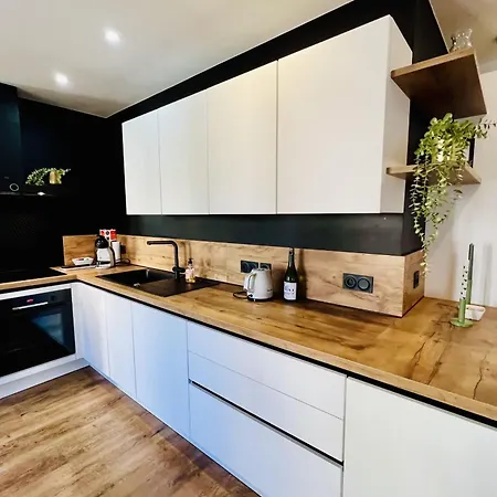Apartment Luxury Full Center And Near Lake! *