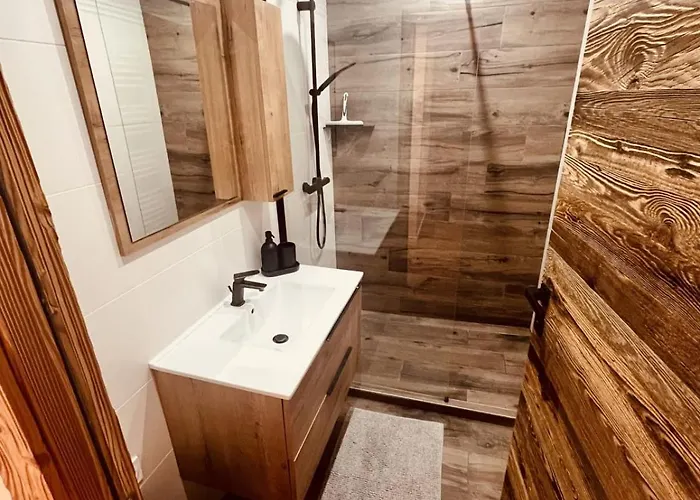 Luxury Full Center And Near Lake!